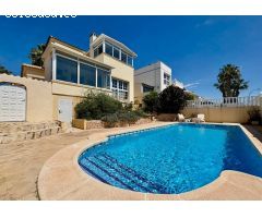 CHALET DE 2 DORMITORIOS 2 BAÑOS EN VIILAMARTIN- RIOJA ( ORIHUELA COSTA )