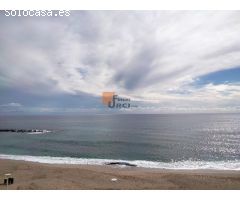 Piso en 1ª línea de playa de Poniente con vistas frontales al mar, en Águilas