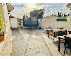 Piso en planta baja reformado con jardín privado de 80 m2 en urbanización de Los Collados, Águilas