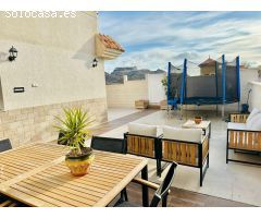 Piso en planta baja reformado con jardín privado de 80 m2 en urbanización de Los Collados, Águilas
