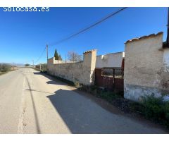 Solar urbano de 222 m2 en Altobordo, Purias, Lorca, más 7.521,55 m2 de finca rústica de secano.