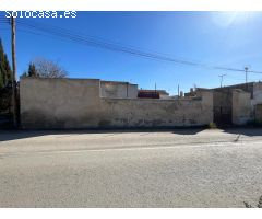 Solar urbano de 222 m2 en Altobordo, Purias, Lorca, más 7.521,55 m2 de finca rústica de secano.