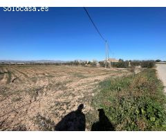 Solar urbano de 222 m2 en Altobordo, Purias, Lorca, más 7.521,55 m2 de finca rústica de secano.