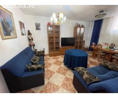 Piso en planta baja, céntrico, con terraza privada, a 400 metros de la playa de La Colonia, Águilas