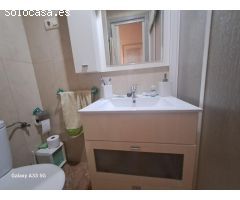 Amplio piso de 4 dormitorios, a 600 metros de las playas de Águilas, para entrar a vivir