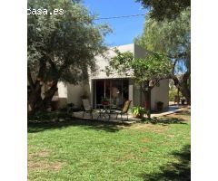 Chalet minimalista en zona residencial