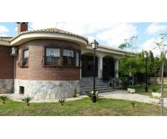 Bonito chalet independiente con parcela en San Vicente