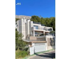 Altea Hills, chalet 4 plantas con ascensor.