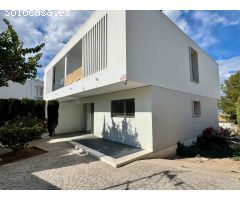 Adosado en Venta en lAlfas del Pi, Alicante