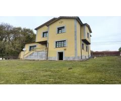 Villa de Lujo en Venta en Oviedo, Asturias