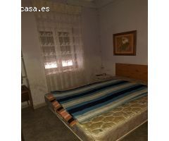 CASA DE PUEBLO A DOS CALLES