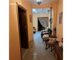 CASA DE PUEBLO A DOS CALLES