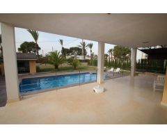 Villa en Venta en Cabo Roig, Alicante