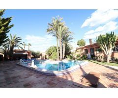 Villa en Venta en Torrevieja, Alicante