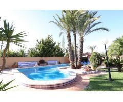 Villa en Venta en Torrevieja, Alicante