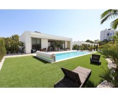 Villa en Venta en Orihuela, Alicante