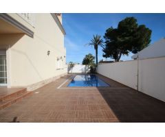Villa en Venta en Cabo Roig, Alicante