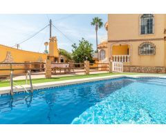 Chalet de 5 dormitorios y piscina privada en La Florida
