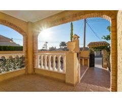 Chalet de 5 dormitorios y piscina privada en La Florida