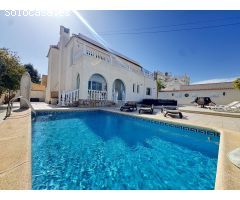Villa en Venta en San Miguel de Salinas, Alicante