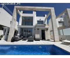 Villa en Venta en Orihuela Costa, Alicante