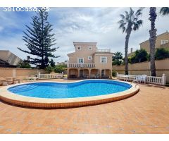 Villa en Venta en Orihuela Costa, Alicante