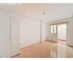 Bajo en venta en Arinaga