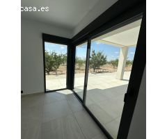 Villa en Venta en Pinoso, Alicante