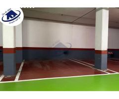AMPLIA PLAZA DE APARCAMIENTO EN CALLE MONTURIOL PRÓXIMA AL CENTRO