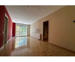 AMPLIO PISO CON TERRAZA A UN PASO DEL CENTRO DE RUBI