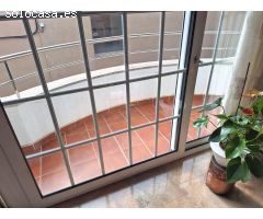 ESPECTACULAR CÉNTRICA CASA DE 6 HABITACIONES CON JARDÍN