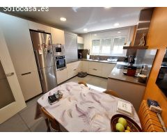 ESPECTACULAR CÉNTRICA CASA DE 6 HABITACIONES CON JARDÍN