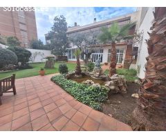 Casa Modernista con Piscina Climatizada en el Corazón de Sabadell