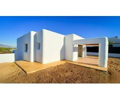 VILLA DE OBRA NUEVA ESTILO IBIZA EN POLOP