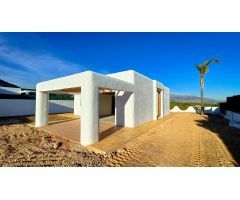 VILLA DE OBRA NUEVA ESTILO IBIZA EN POLOP