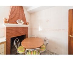 CASA CON 3 DORMITORIOS , TERRAZA Y GARAJE EN CANJÁYAR