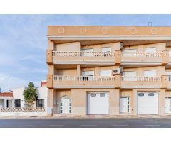 Triplex en Venta en Urbanización Roquetas de Mar, Almería