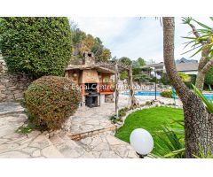 Casa en venta en Castellar del Vallès Can Font con piscina