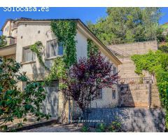 Chalet Independiente con Jardín, Barbacoa y Garaje en Parcela de 855?m² – 2 Viviendas en 1