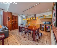 Chalet Independiente con Jardín, Barbacoa y Garaje en Parcela de 855?m² – 2 Viviendas en 1