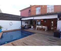 Chalet con piscina-jacuzzi y garaje doble en zona tranquila