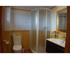 Chalet con piscina-jacuzzi y garaje doble en zona tranquila