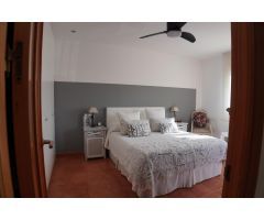 Chalet con piscina-jacuzzi y garaje doble en zona tranquila