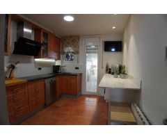 Chalet con piscina-jacuzzi y garaje doble en zona tranquila