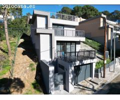 Moderna casa de estreno con amplias terrazas en Begur