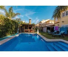 Encantador chalet con piscina y barbacoa