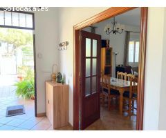 ENCANTADORA CASA INDEPENDIENTE CON PISCINA Y GRAN PARCELA EN LAS ANIMAS, HINOJOS.