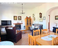 ENCANTADORA CASA INDEPENDIENTE CON PISCINA Y GRAN PARCELA EN LAS ANIMAS, HINOJOS.
