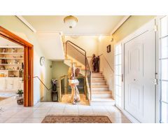 EXCLUSIVO CHALET EN LA NAVATA
