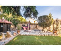 EXCLUSIVO CHALET EN LA NAVATA